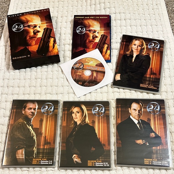 24 Season 5: 7 DVD Collector’s Edition Box Set + Sealed Bonus Disc - Picture 3 of 14